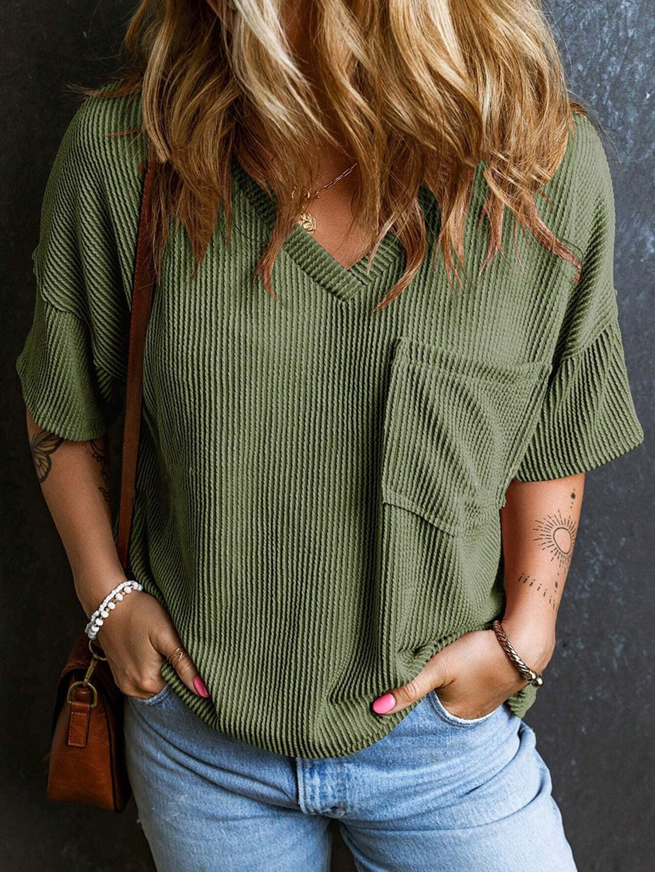 Two-tone Pullover Short Sleeve V-neck Top