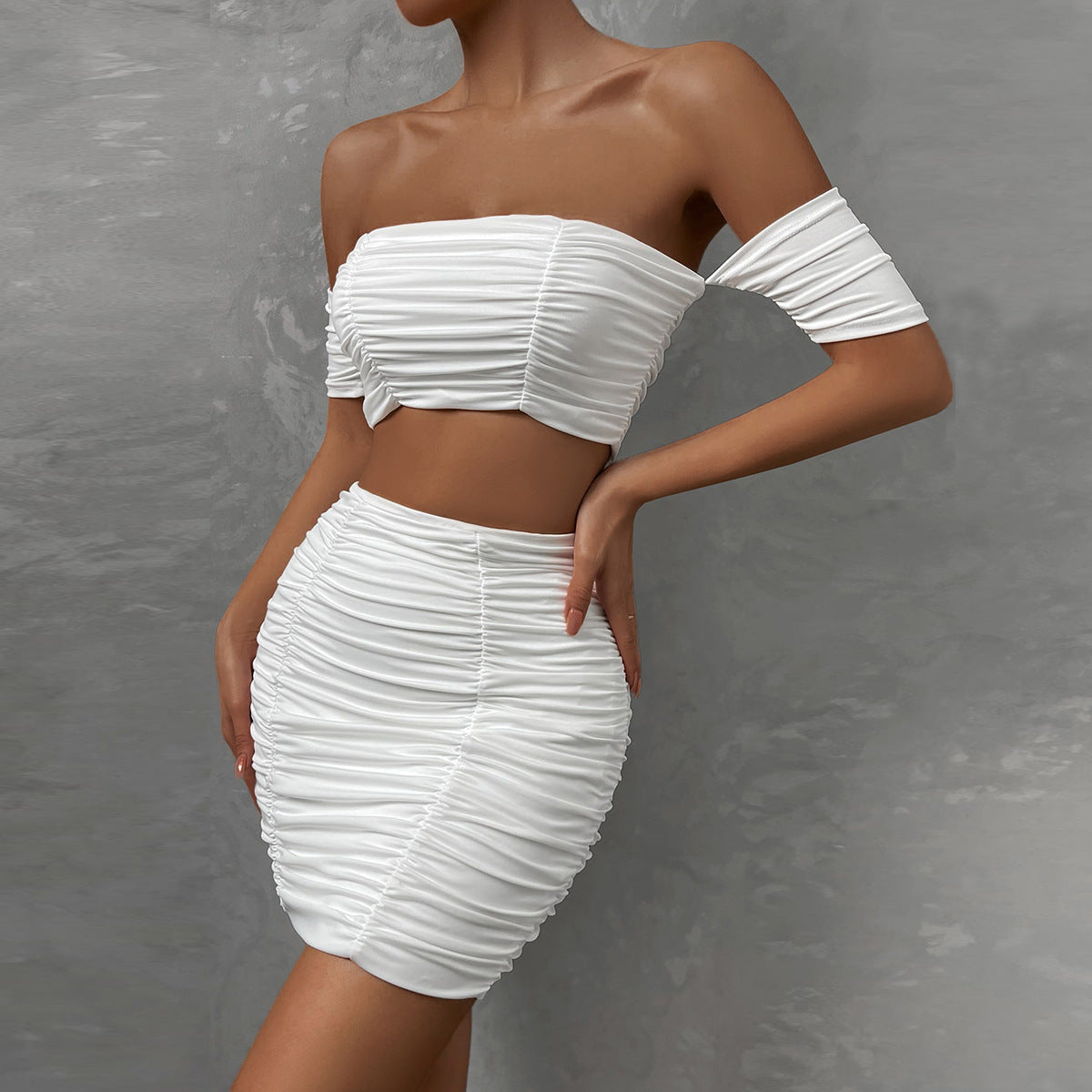 Fashionable Casual Raglan Short Sleeve Pleated Hip Skirt